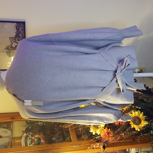 Tahari Viscose Blend swoop neck bloom sleeve gray size Large - Picture 3 of 6